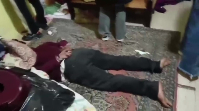 Sakarya'da polisten "zehir evlerine" baskın: 17 gözaltı
Dikkat çekmemek için uyuşturucuyu evde satıp kullandırmışlar