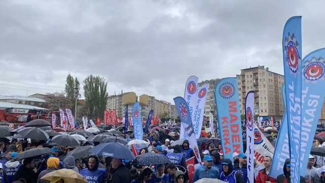 Eskişehir'de 1 Mayıs 2 bin kişi ile kutlandı
