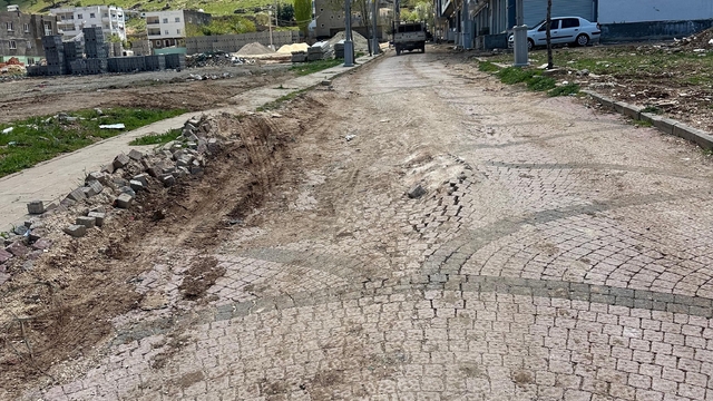 Mazıdağı'nda bozuk yollar tepki çekiyor