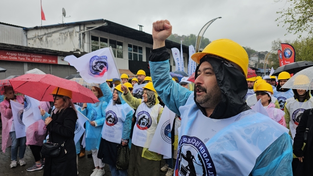 Emeğin başkenti Zonguldak'ta madencilerden 1 Mayıs kutlaması