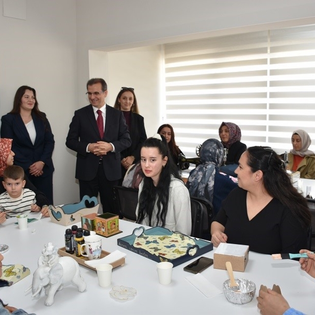 Salihli'de Aile Destek Merkezi açıldı