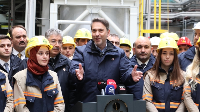Bakan Bayraktar: "Eskişehir bir maden kenti aslında"
Enerji ve Tabii Kaynaklar Bakanı Bayraktar, bor tesisinde incelemelerde bulundu