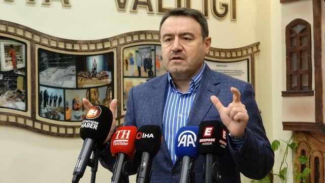 Kütahya'daki trafik kazasına ilişkin Vali Musa Işın'dan açıklama: "Olayda örtbas söz konusu değil"
"İlimizde meydana gelen basit bir trafik kazası abartılarak adeta bir 'Susurluk hadisesi' gibi sunulmak istenmiştir"
"Bu durum kamuoyunu yanıltmakta ve devlet kurumlarına olan güveni zedelemektedir"