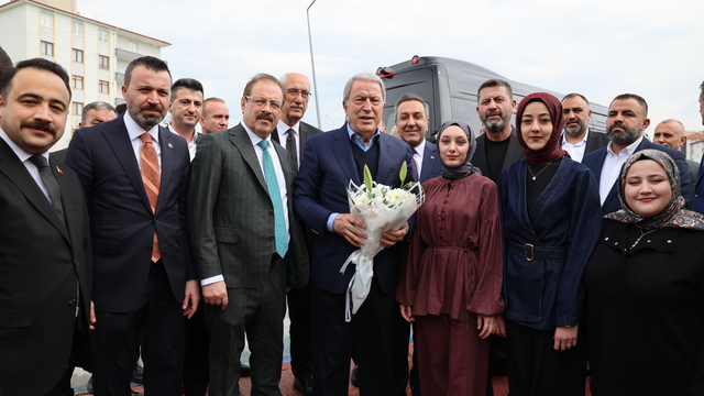 TBMM Milli Savunma Komisyonu Başkanı Akar, Sungurlu'yu ziyaret etti