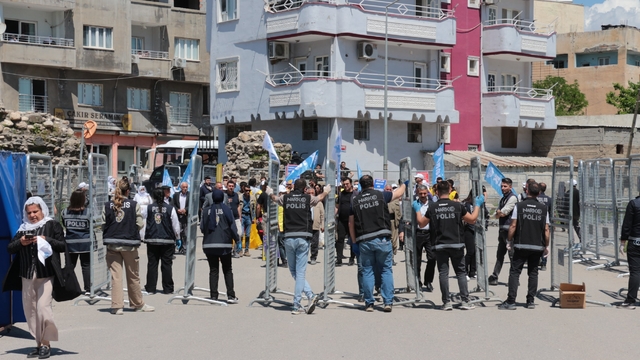 Şırnak'ta 1 Mayıs halaylarla kutlandı