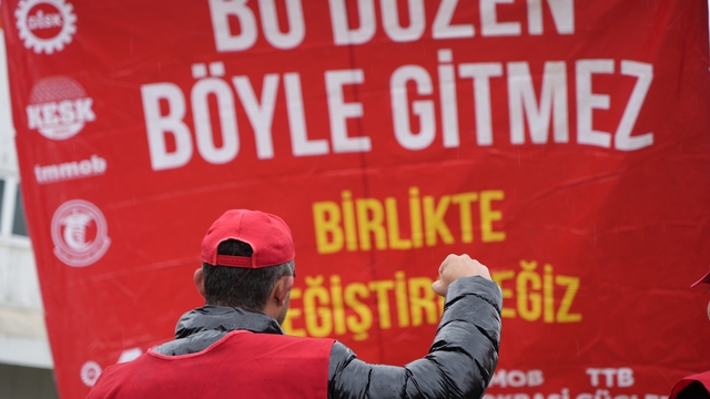 İşçi ve emeğin kenti Kocaeli'de 1 Mayıs halaylarla kutlandı