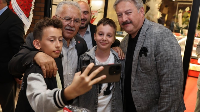 Büyükşehir Belediye Başkanı Büyükkılıç'tan Çarşı Melikgazi'ye ziyaret