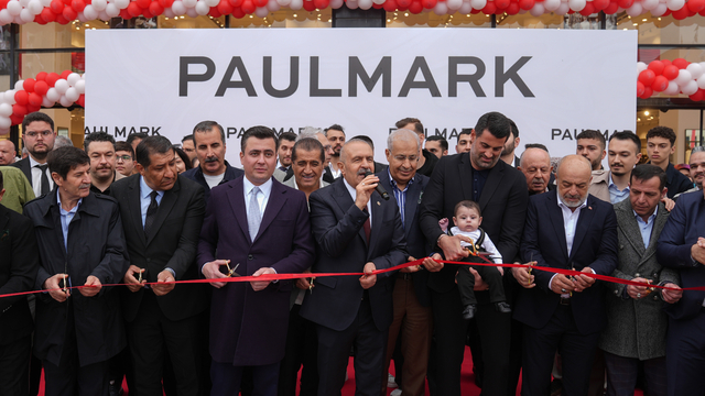 Gençlerbirliği futbolcuları, mağaza açılışına katıldı
