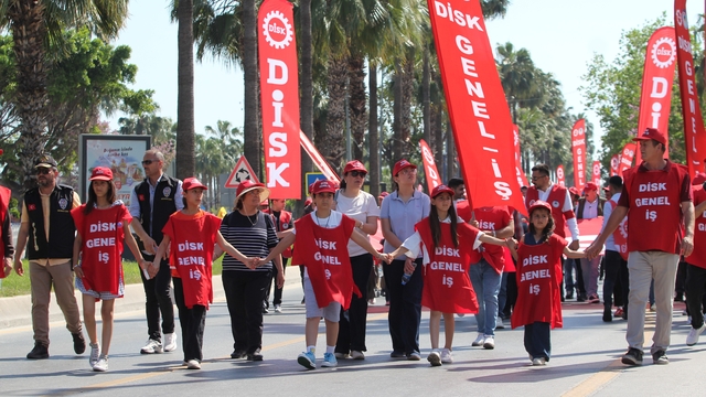 Mersin'de 1 Mayıs coşkuyla kutlandı
