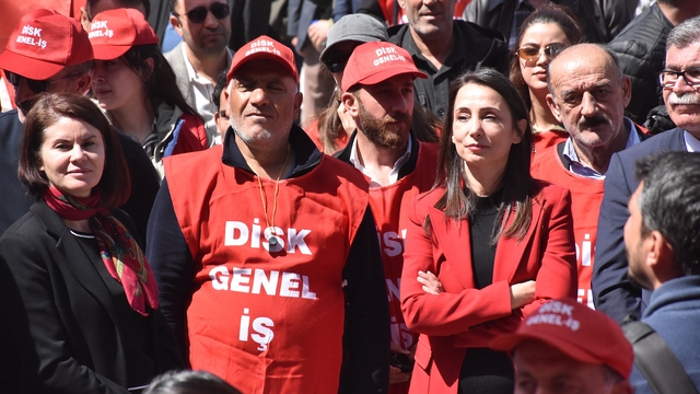 DEM Parti Eş Genel Başkanı Hatimoğulları Van'da düzenlenen 1 Mayıs mitingine katıldı: