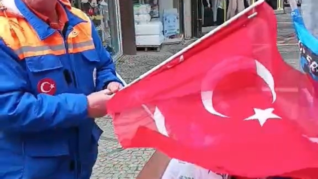 Edirne'de 1 Mayıs sonrası Türk bayraklarının çöpe atılmasına tepki
