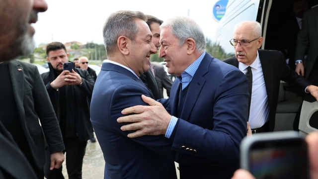 Akar'dan Başkan Dere'ye övgü dolu sözler