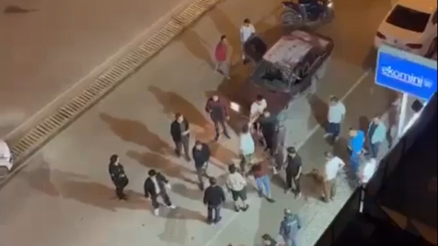 Osmaniye'de 2 kişinin yaralandığı silahlı kavga, kamerada