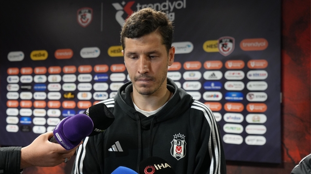 Salih Uçan: "Bugün kazandığımız için mutluyuz"
Beşiktaşlı oyuncu Salih Uçan:
"Hedefimiz kupada finale çıkmak"