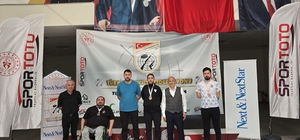 Manisalı Samet Akça'dan Türkiye Şampiyonası'nda madalya yağmuru