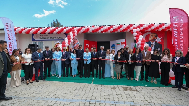 Hatay'da depremin ardından inşa edilen 232'inci okulun açılışı gerçekleştirildi