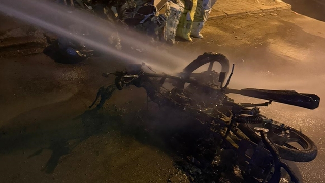 Adana'da otomobille çarpışan motosikletin sürücüsü hayatını kaybetti, bir kişi ağır yaralandı
