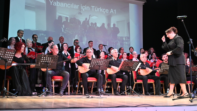 Halk Eğitim Merkezi'nde aldıkları müzik eğitiminin ardından konser verdiler