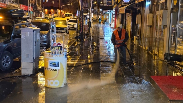 Ardahan'da Belediyeden bahar temizliği