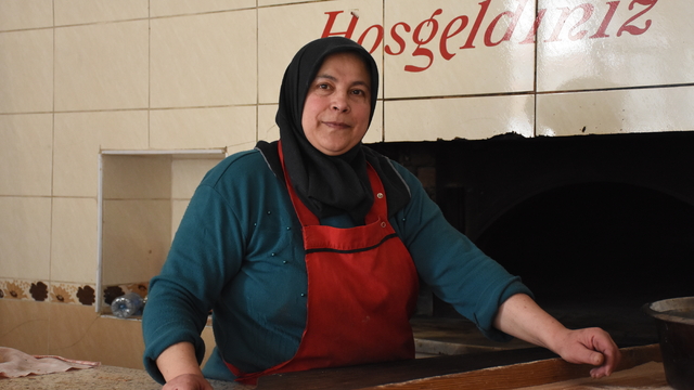 Çırak olarak başladığı pide fırınında 8 yıldır ustalık yapıyor
