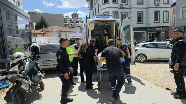 Edirne'de iki grup arasında bıçaklı kavga: 3 yaralı