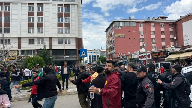 Iğdır'da kritik maç öncesi gerginlik: Taraftarlar arasında arbede