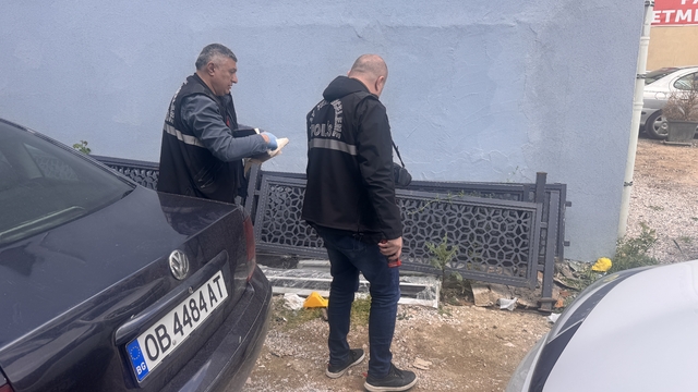 Edirne'de iki grup arasında yol verme meselesinden çıkan kavgada 3 kişi yaralandı