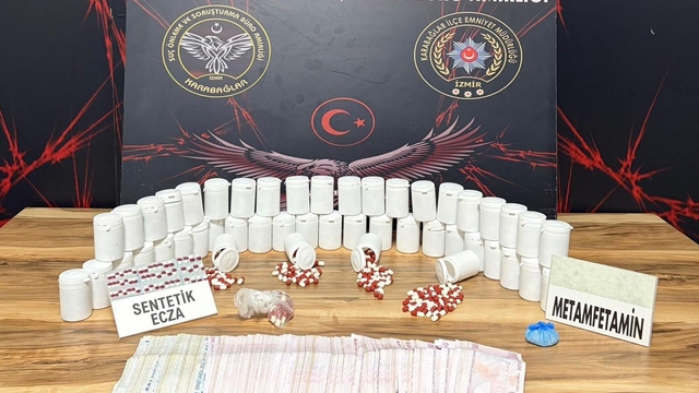 İzmir'de binlerce uyuşturucu hap ele geçirildi