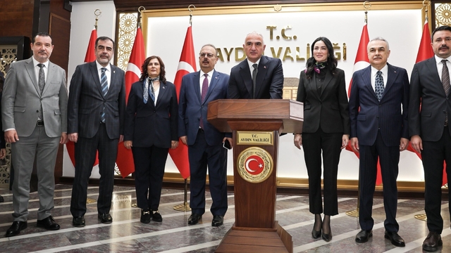 Bakan Ersoy'un ikinci durağı Aydın Valiliği oldu