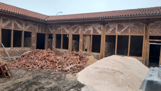 Tarihi Emet Hanı'nda restorasyon çalışmaları sürüyor