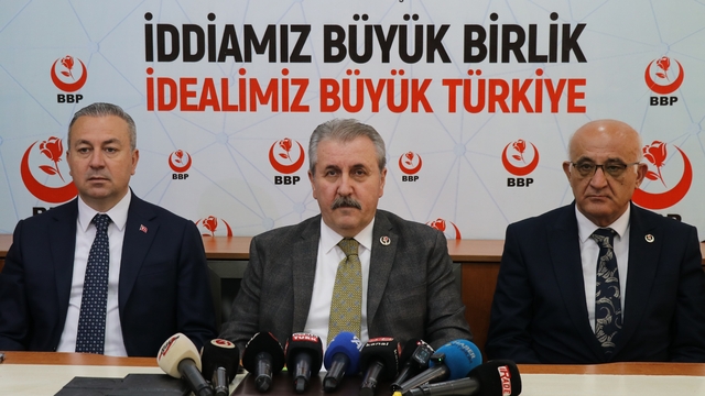 BBP Genel Başkanı Destici: "Türkiye tehdit edilemez"
"ABD, İsrail'in etkisi altına girmiş"