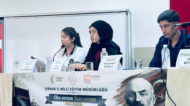Şırnak'ta "Safahat" panelinde gençler Akif'in fikir dünyası ele alındı