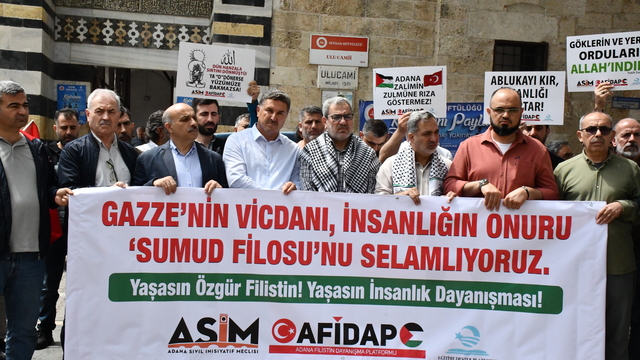 Adana'da İsrail'in Küresel Sumud Filosu'na saldırısı protesto edildi