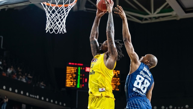 Mersin Spor- Anadolu Efes: 86-88