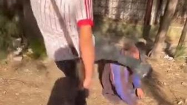 İzmir'de yaşlı adama tekmeyle saldıran şüpheliler tutuklandı