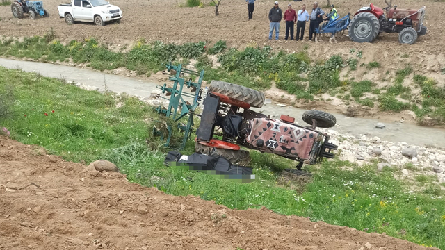 Kilis'te devrilen traktörün sürücüsü öldü