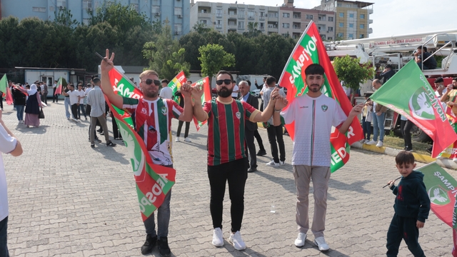 Amed Sportif Faaliyetler'in Süper Lig'e yükselmesi Cizre'de kutlandı