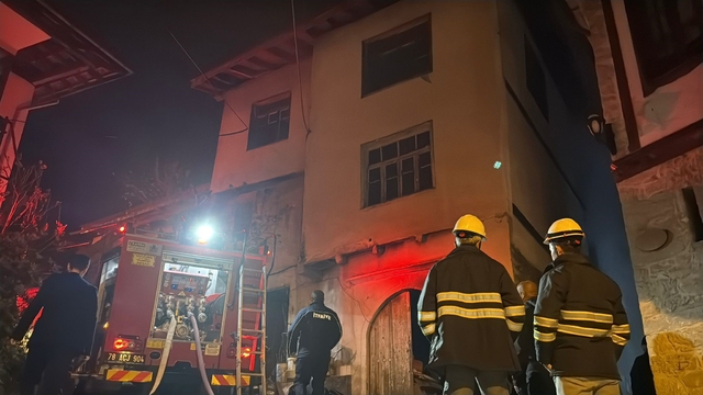 Safranbolu'da 2 katlı müstakil evde yangın paniği