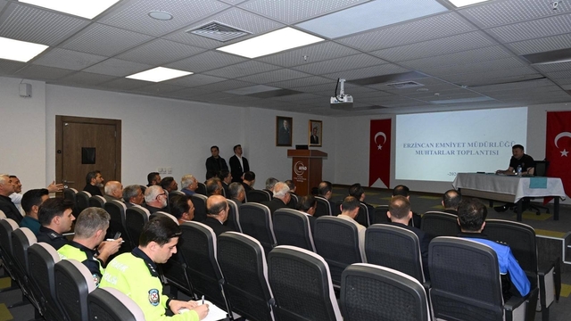 Erzincan'da muhtarlarla güvenlik toplantısı yapıldı