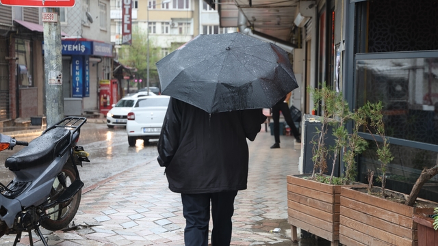 Elazığ'da sağanak etkisini göstermeye başladı