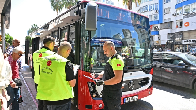 Büyükşehir Belediyesi ulaşımda motorize ekip kurdu
Büyükşehir'den ulaşımda hızlı müdahale ve sıkı denetim