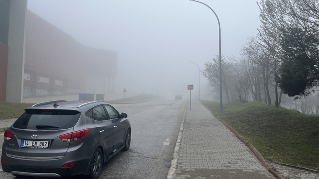 Bolu'da sis görüş mesafesini düşürdü