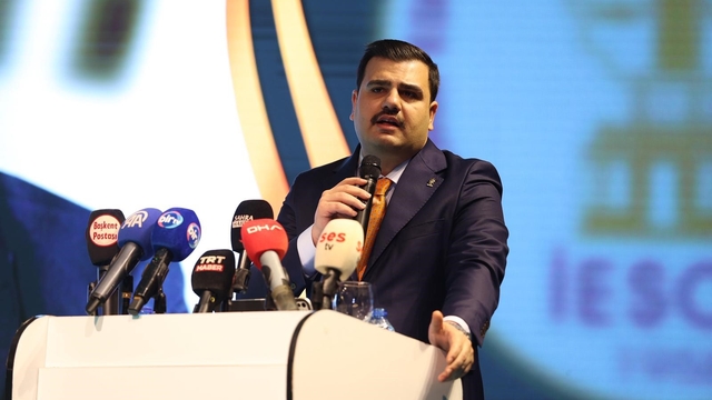 Eyyüp Kadir İnan'dan İzmir Çevre Yolu'nun ücretli olacağı iddialarına yalanlama