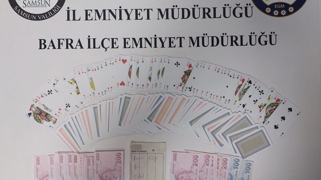 Bafra'da kıraathaneye kumar baskını: 5 kişiye 58 bin TL ceza