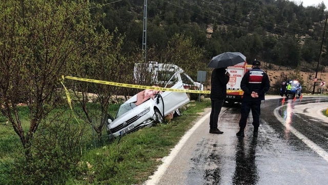 Mersin'de TIR ile çarpışan otomobilin sürücüsü öldü