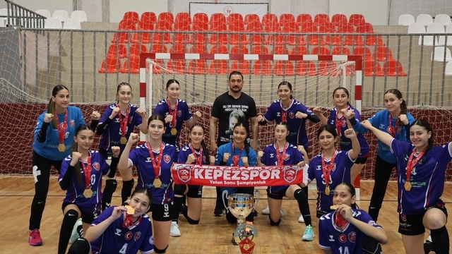 Kepez Belediyesi Spor Kulübü Genç Kızlar Hentbol Takımı Türkiye şampiyonu oldu