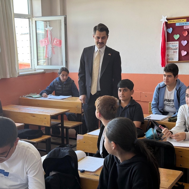 Tuzluca kaymakamı Abdüllatif Yılmaz'dan okul ziyareti