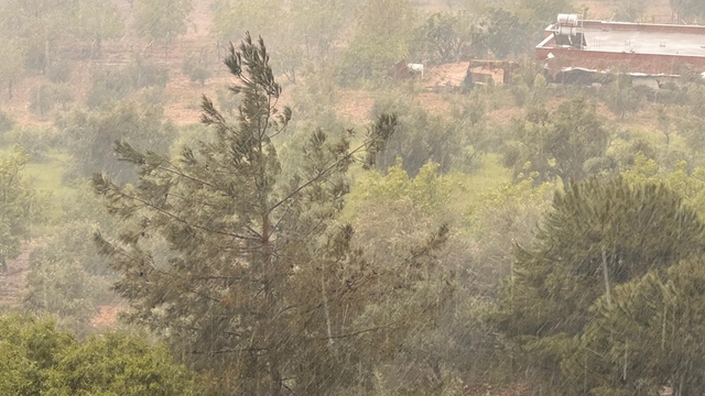 Kahramanmaraş'ta gök gürültü sağanak yagış etkili oldu
