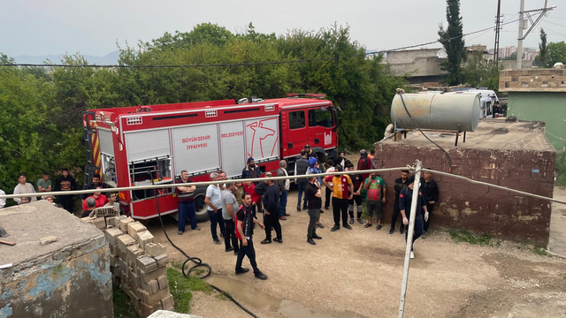 Mardin'de müstakil evde çıkan yangında 4 kişi dumandan etkilendi