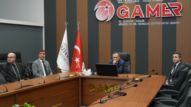 Gaziantep Valiliği'nden "süper hücre" açıklaması: "Bazı bölgelerde olumsuzluklar yaşanmış, vatandaşlarımız hafif yaralanmıştır"